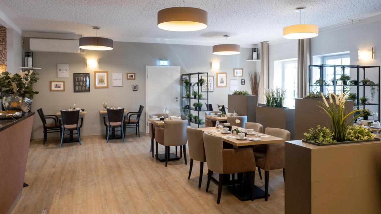 Hotel Am Uenglinger Tor شتندال المظهر الخارجي الصورة
